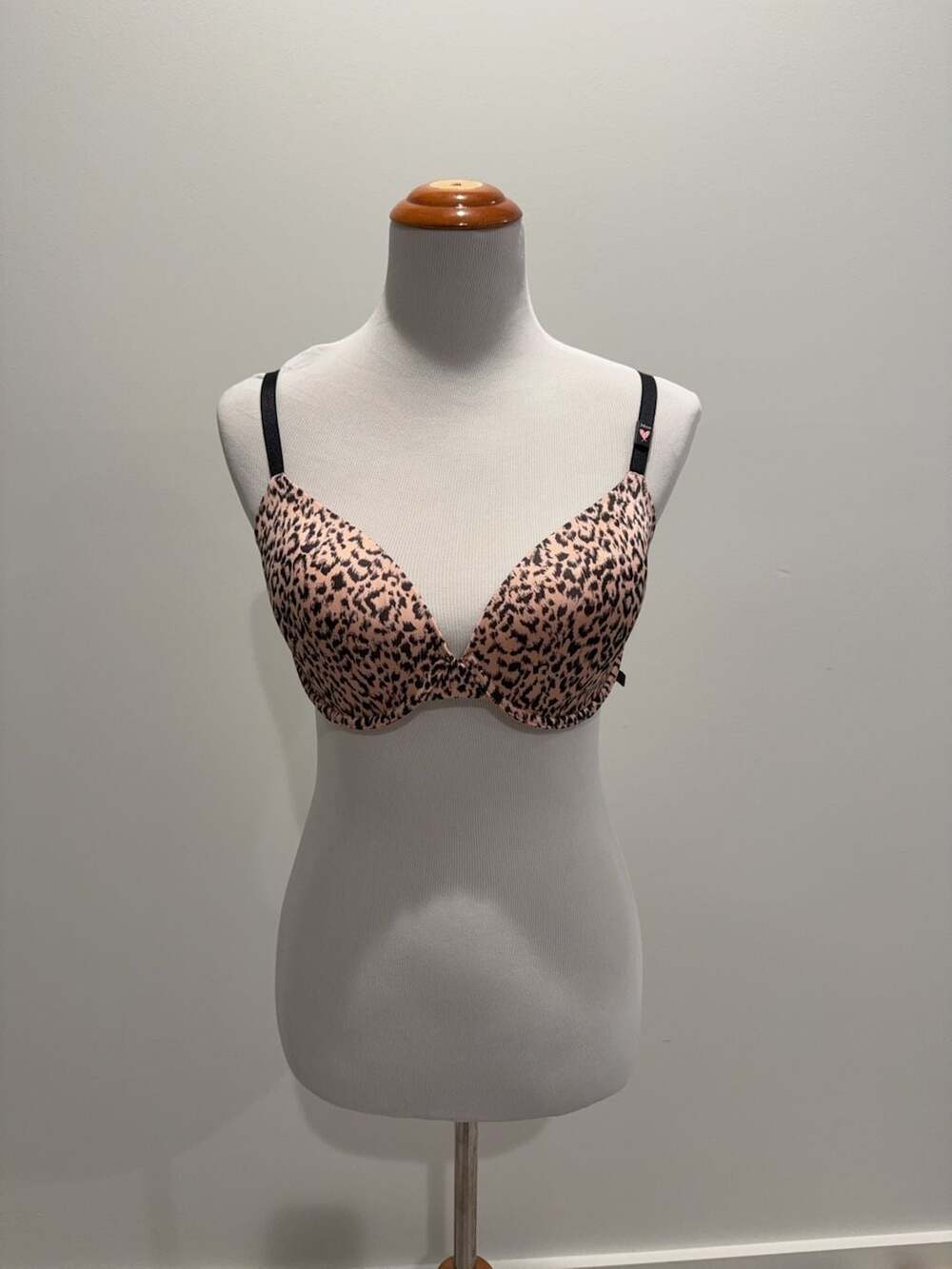 Victoria's Secret Bra 34DD Lined Demi Praline Leopard NWT